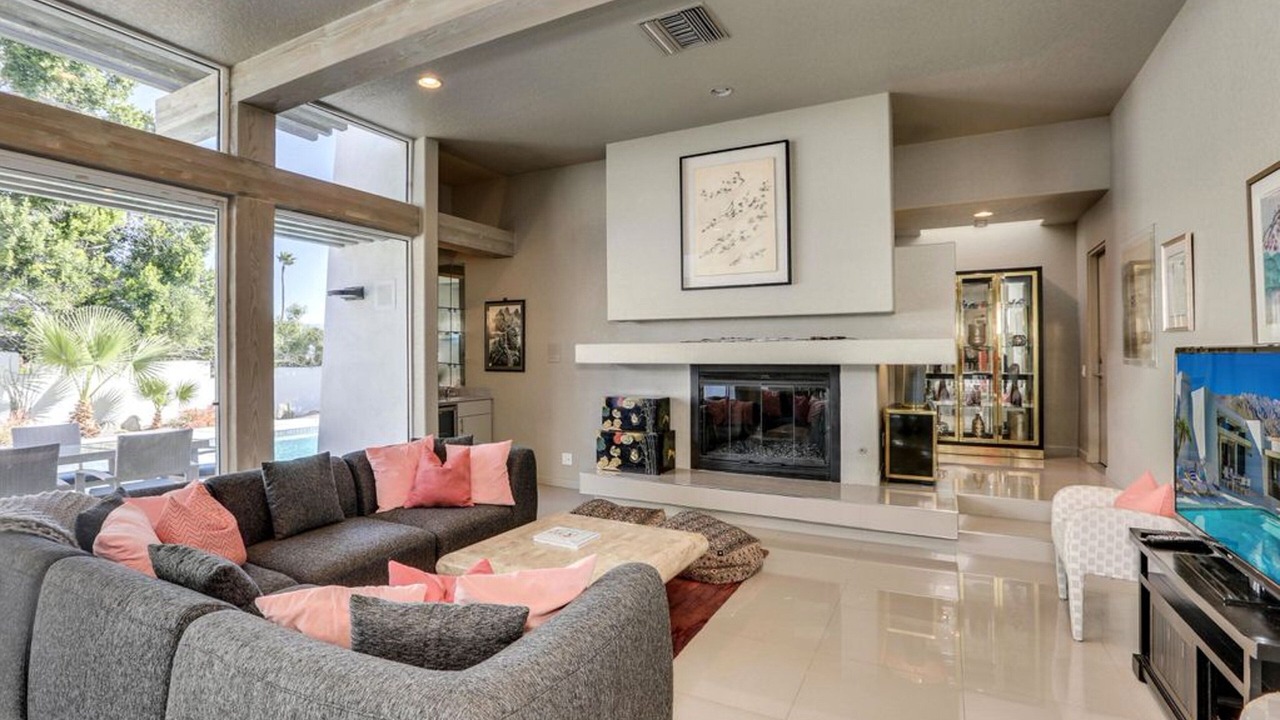 Photo of Livingroom in Chino Canyon