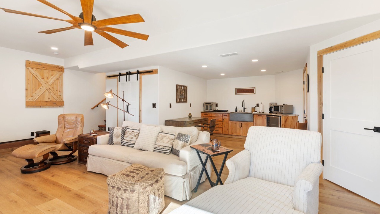 Photo of Livingroom in Lake George