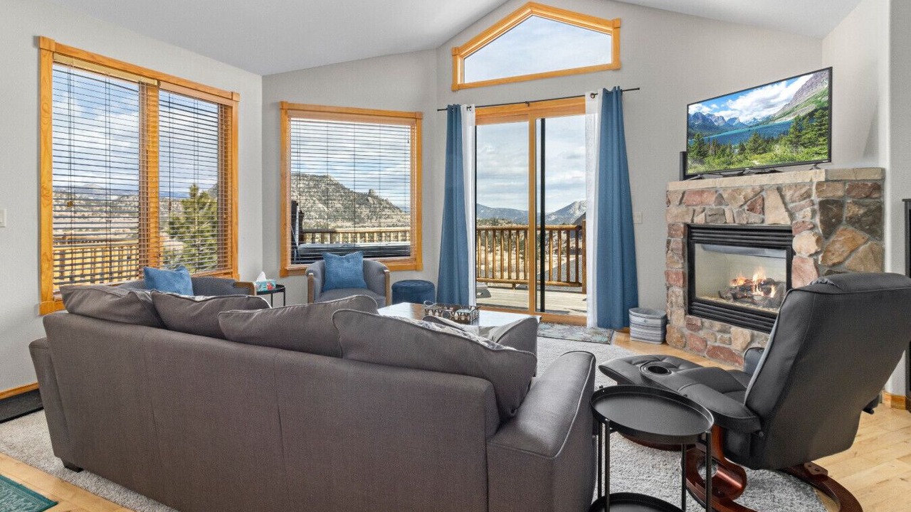 Photo of Livingroom in Estes Park