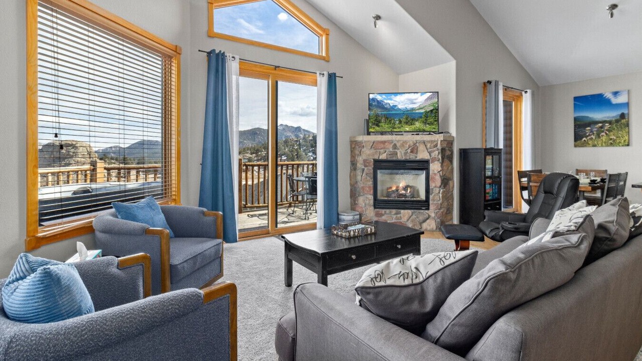 Photo of Livingroom in Estes Park