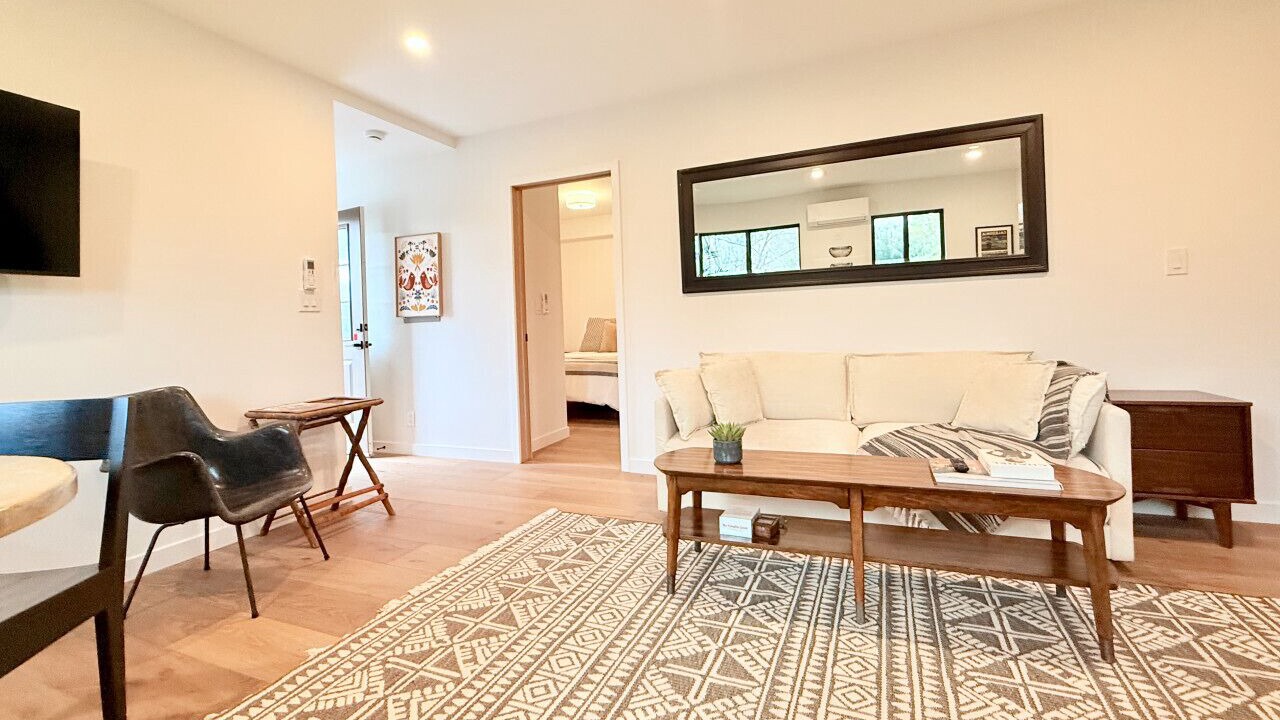 Photo of Livingroom in Meiners Oaks
