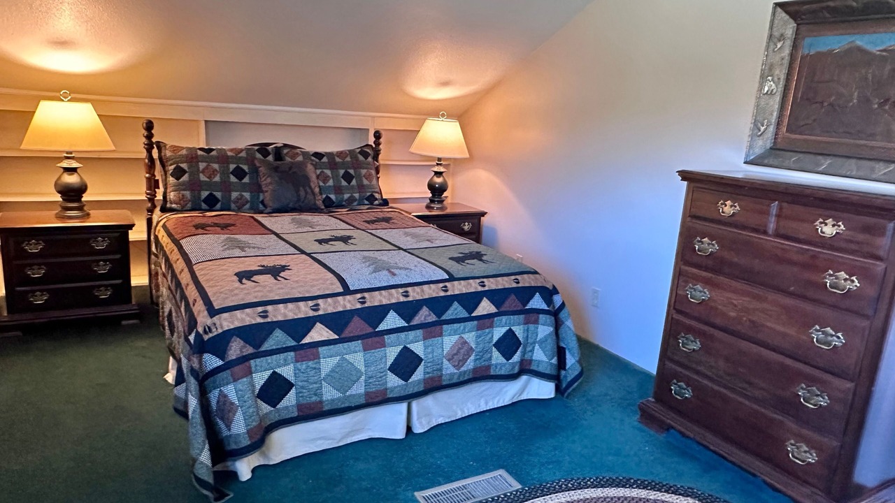 Photo of Bedroom in Alpine Village