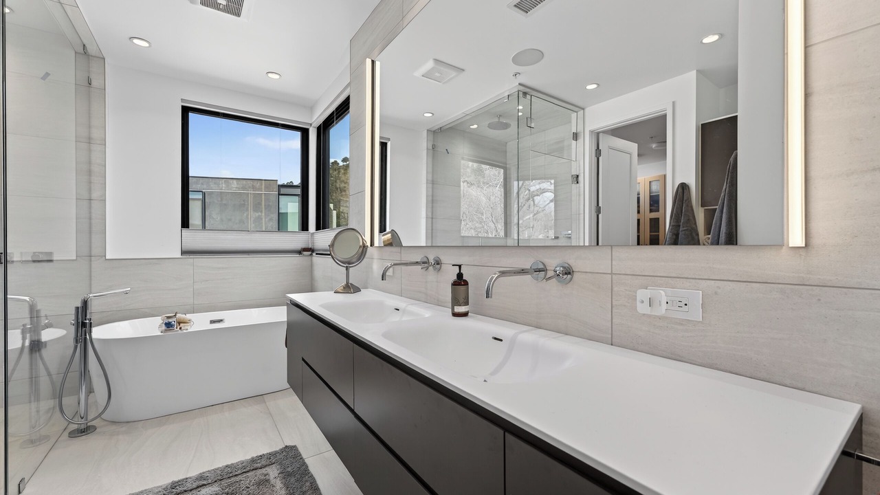 Photo of Bathroom in Lower Arapahoe