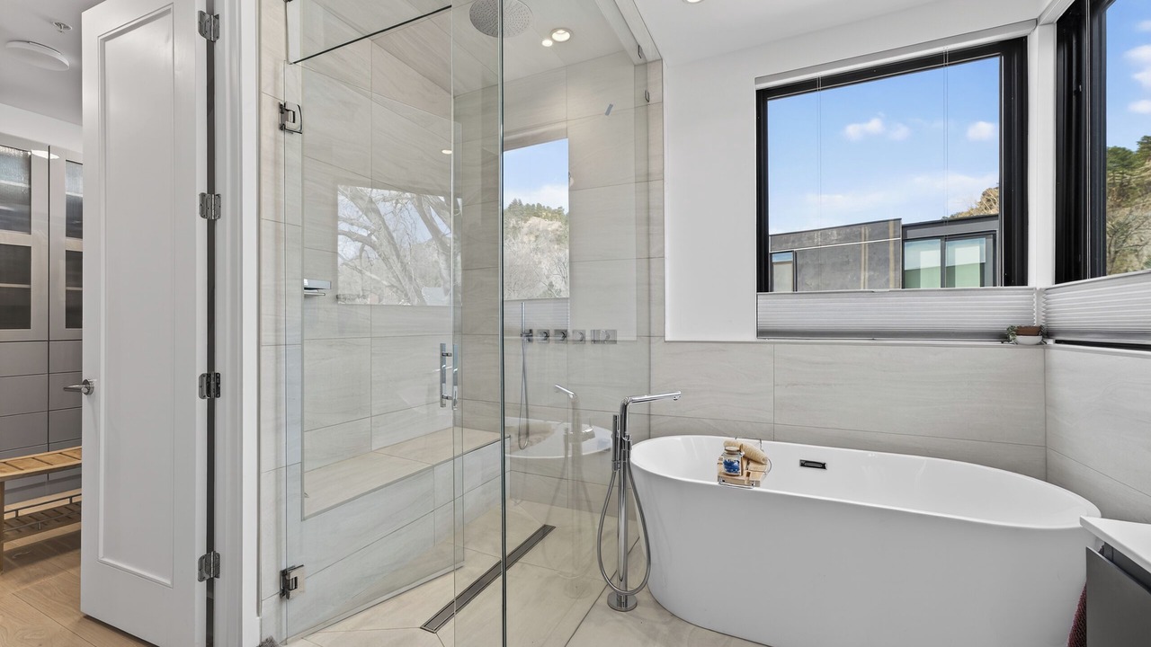 Photo of Bathroom in Lower Arapahoe