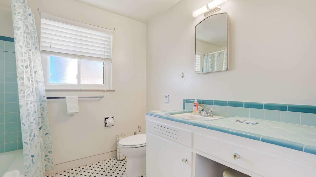Photo of Bathroom in Broadmoor