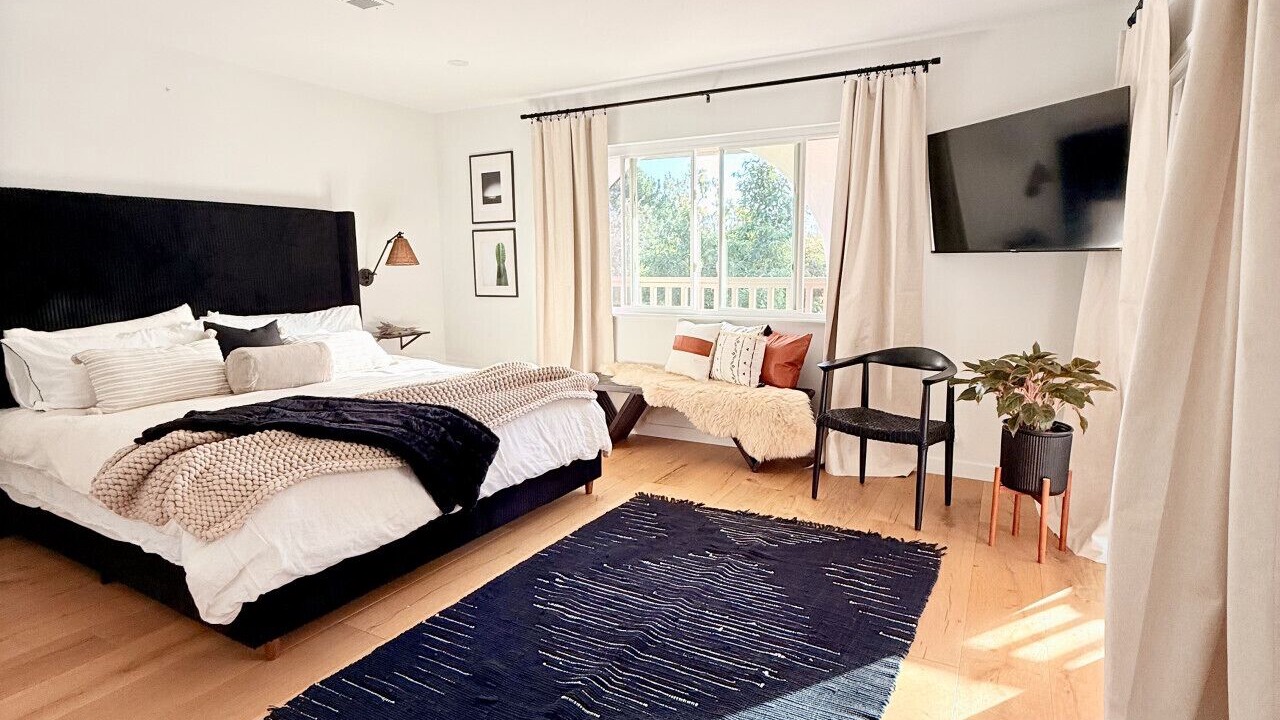 Photo of Bedroom in Meiners Oaks