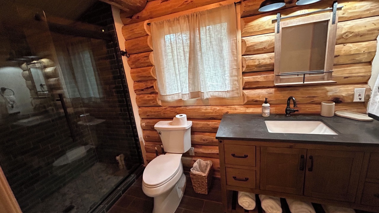 Photo of Bathroom in Columbine Lake