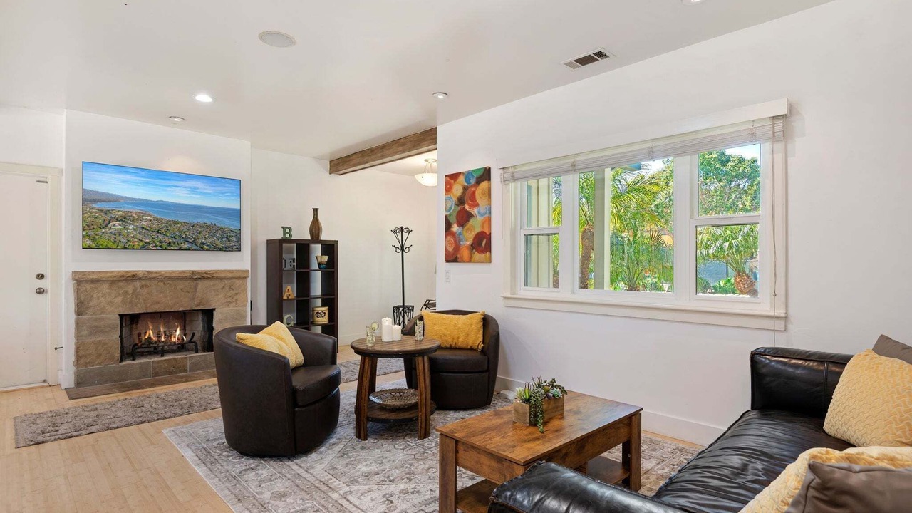 Photo of Livingroom in West Mesa
