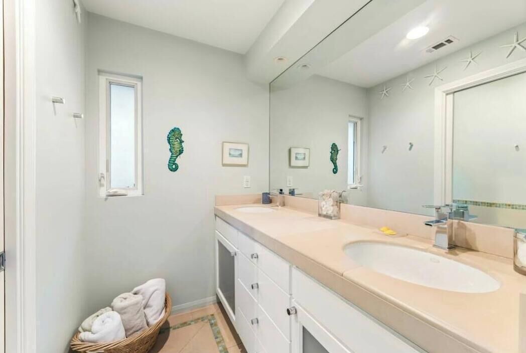 Photo of Bathroom in Tree Section