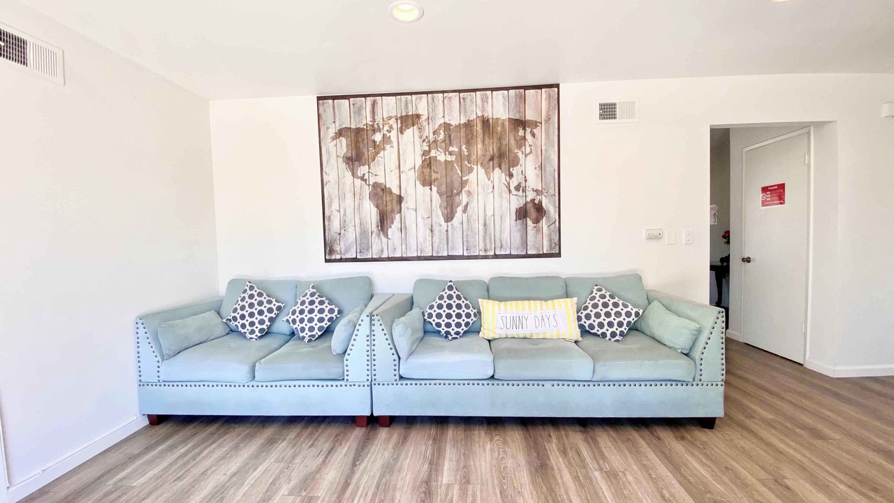 Photo of Livingroom in Walnut Valley