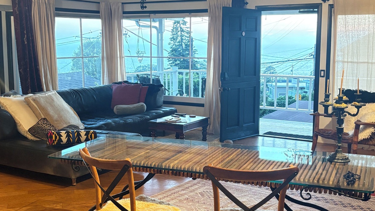 Photo of Livingroom in South Laguna