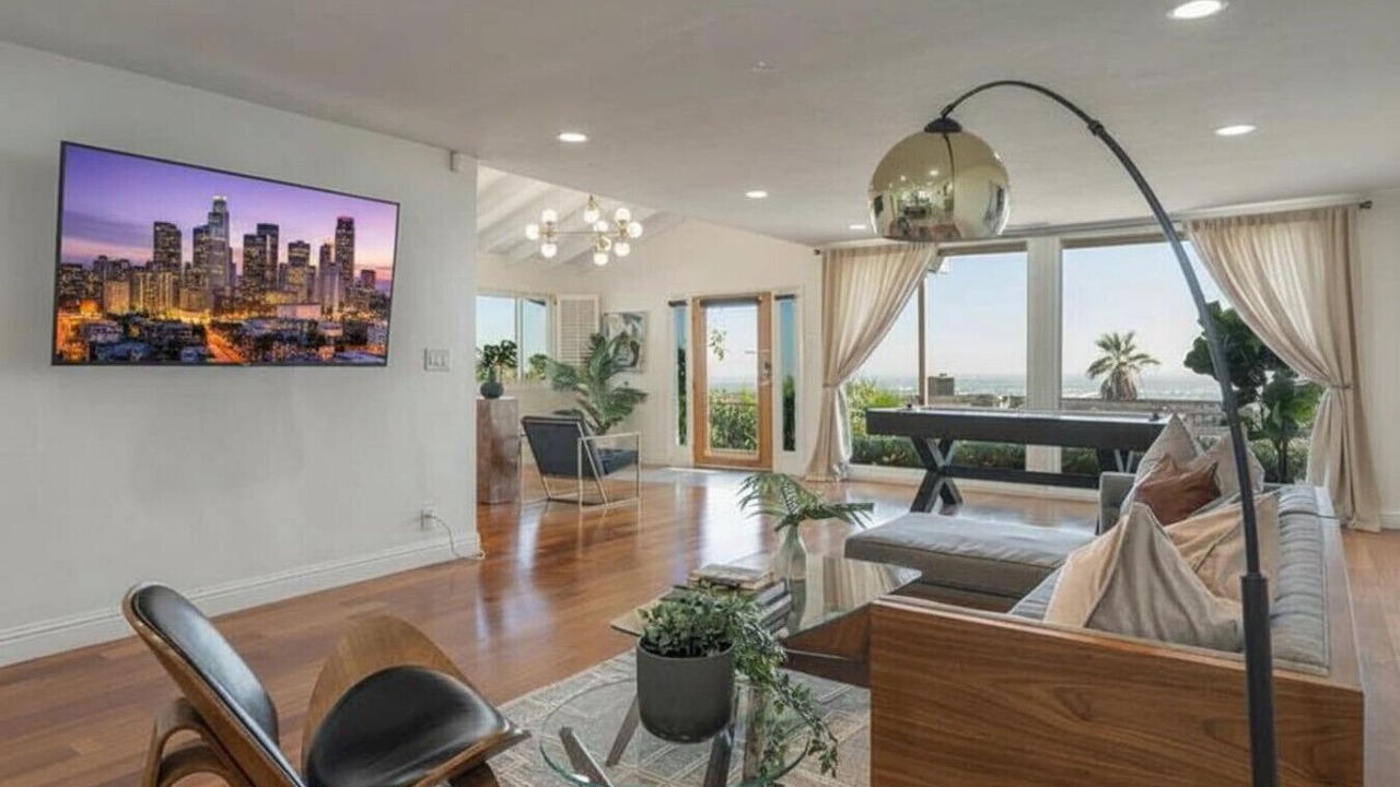 Photo of Livingroom in Whittier