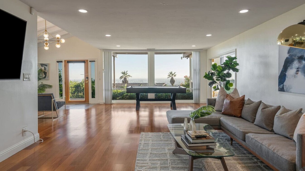 Photo of Livingroom in Whittier
