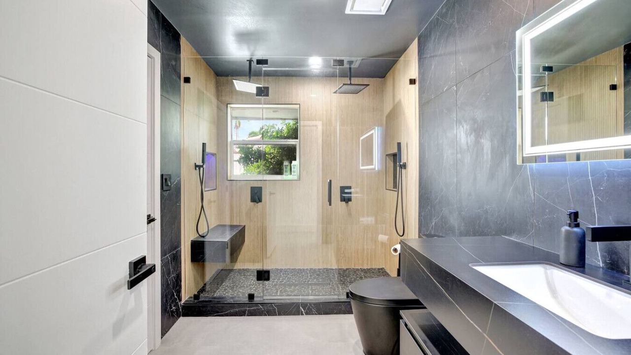 Photo of Bathroom in Coral Ridge Isles