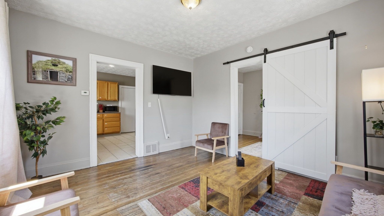 Photo of Livingroom in Tremont