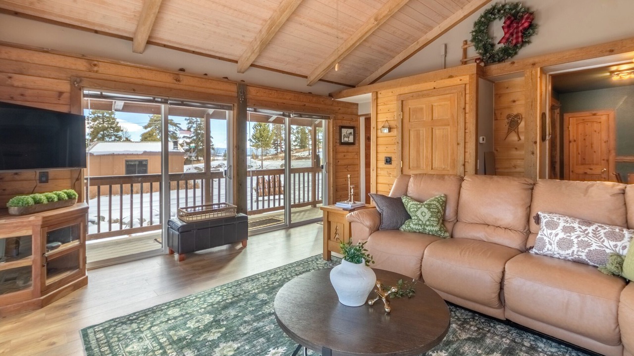 Photo of Livingroom in Grand Lake