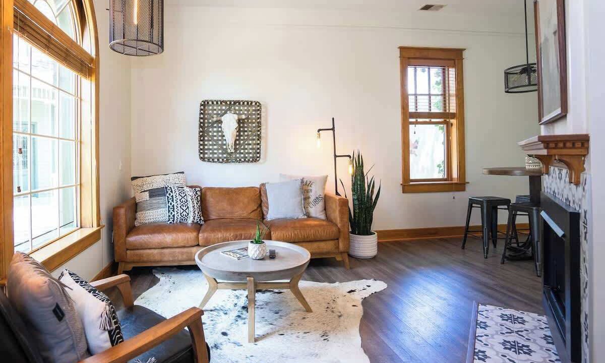 Photo of Livingroom in Five Points