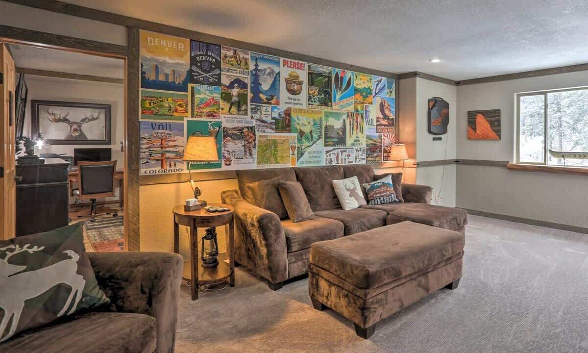 Photo of Livingroom in Black Hawk
