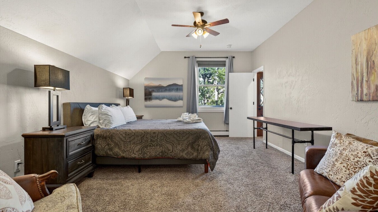 Photo of Bedroom in Idaho Springs