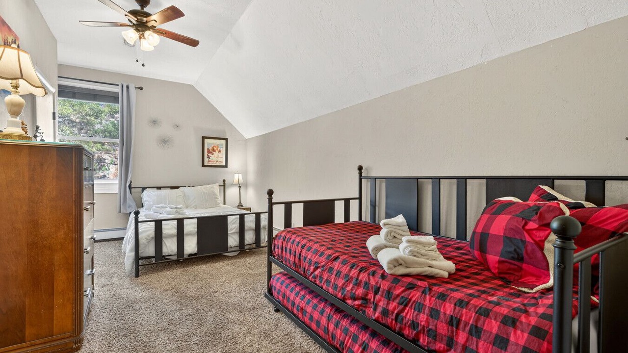 Photo of Bedroom in Idaho Springs