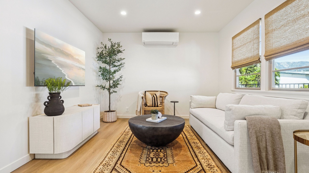 Photo of Livingroom in West Beach