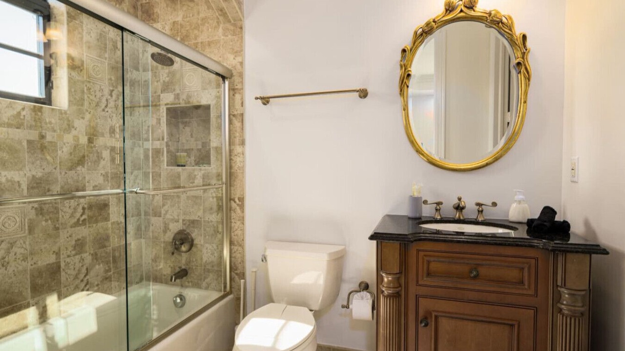 Photo of Bathroom in Plantation