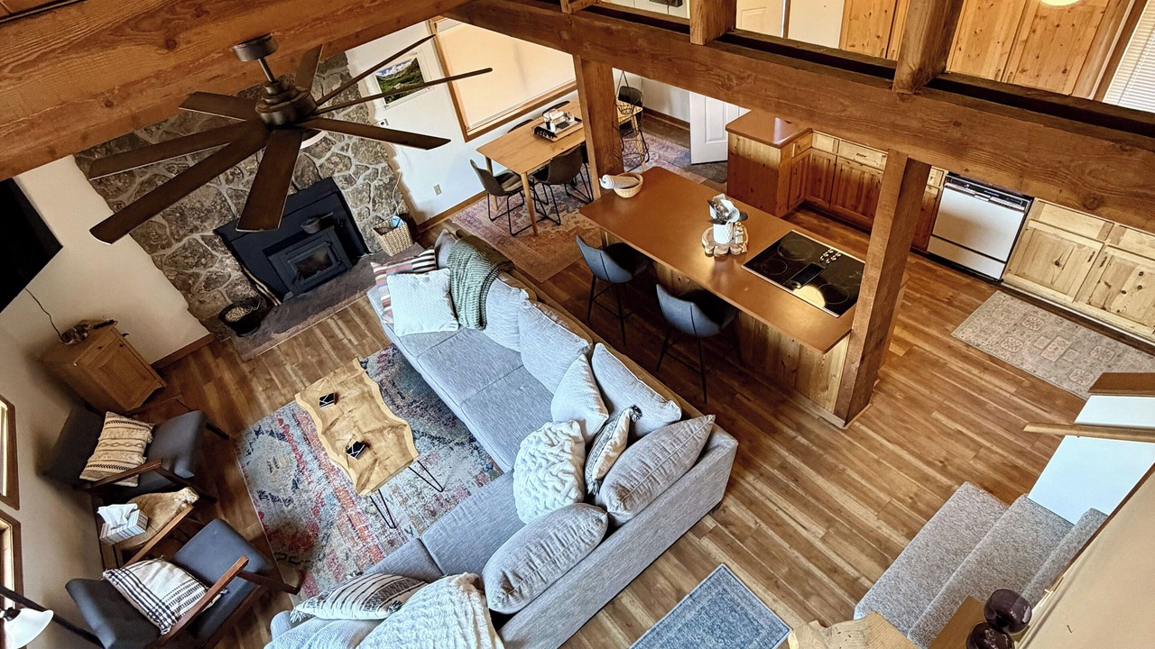 Photo of Livingroom in Lake City