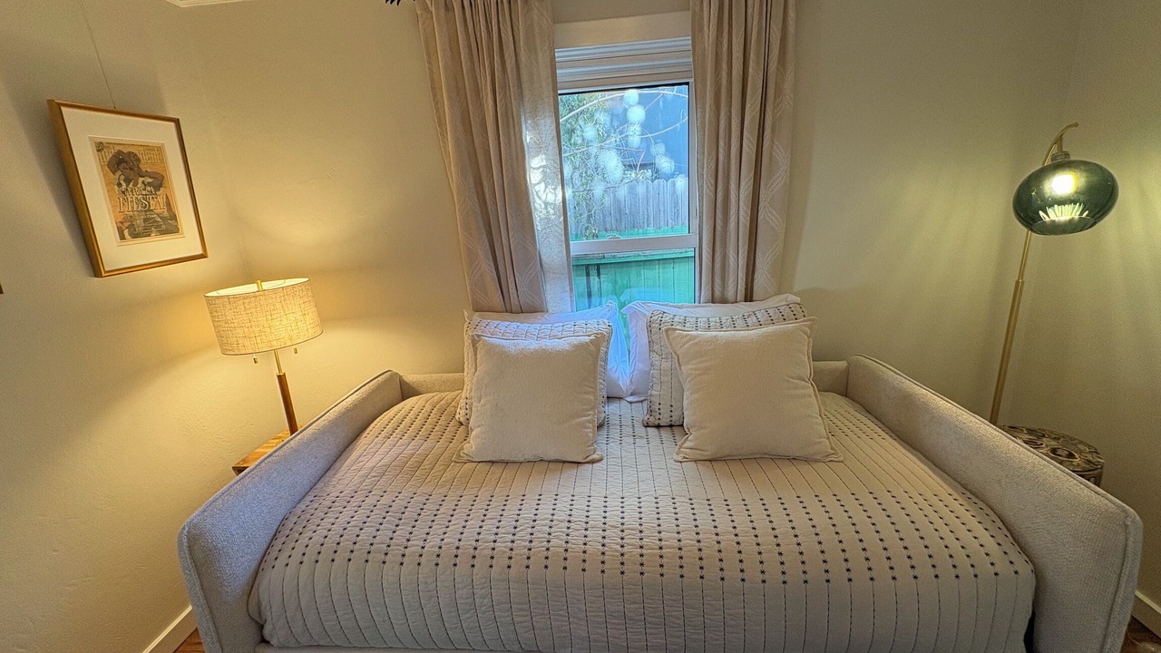 Photo of Bedroom in Westside