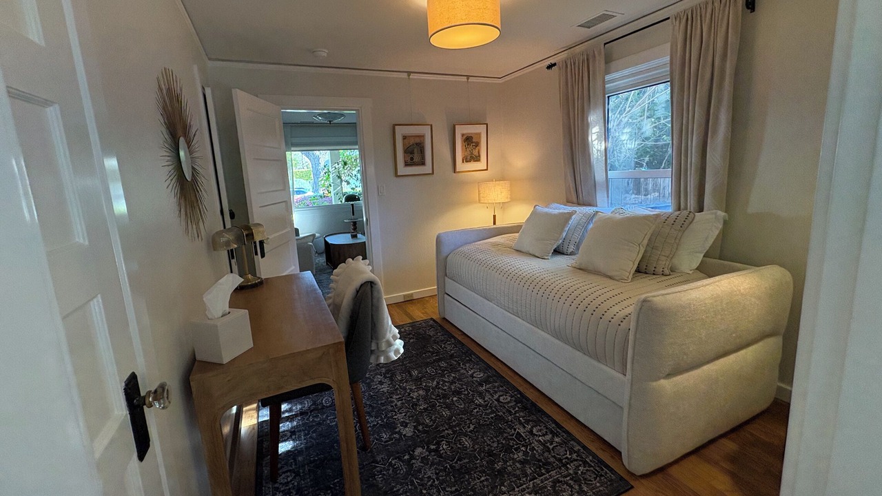 Photo of Bedroom in Westside