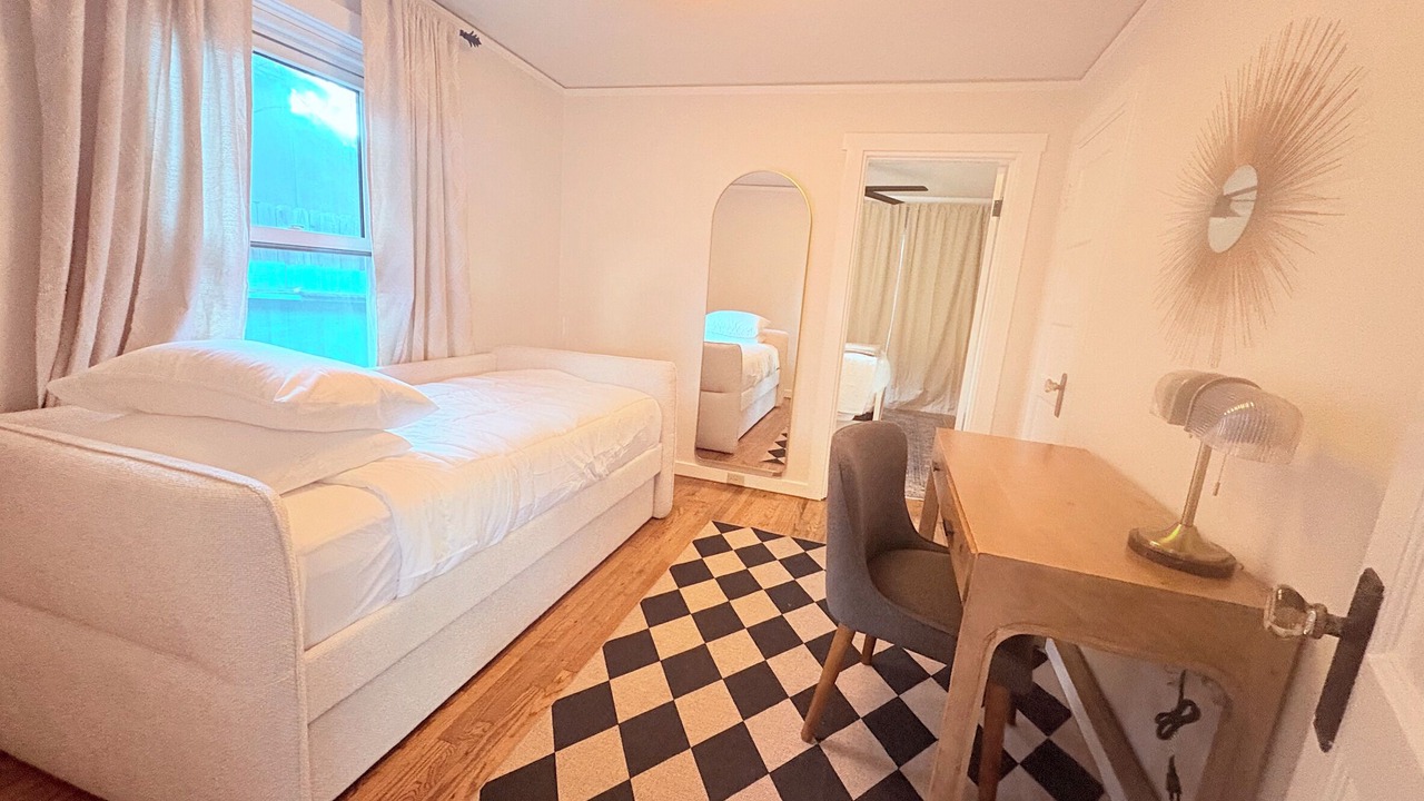 Photo of Bedroom in Westside