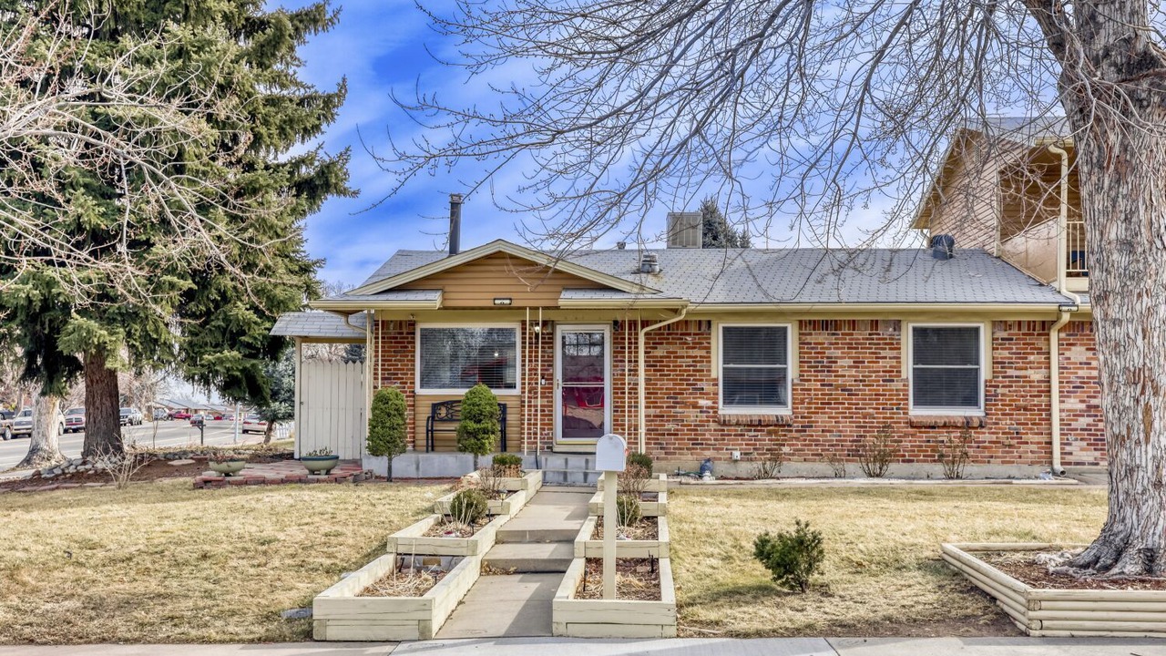 Photo of Outdoor in Aurora Hills