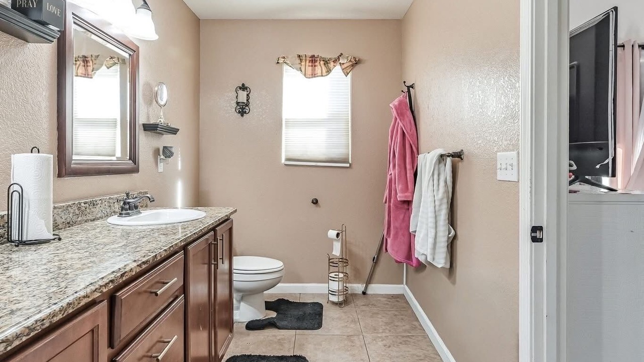 Photo of Bathroom in Ridgecrest