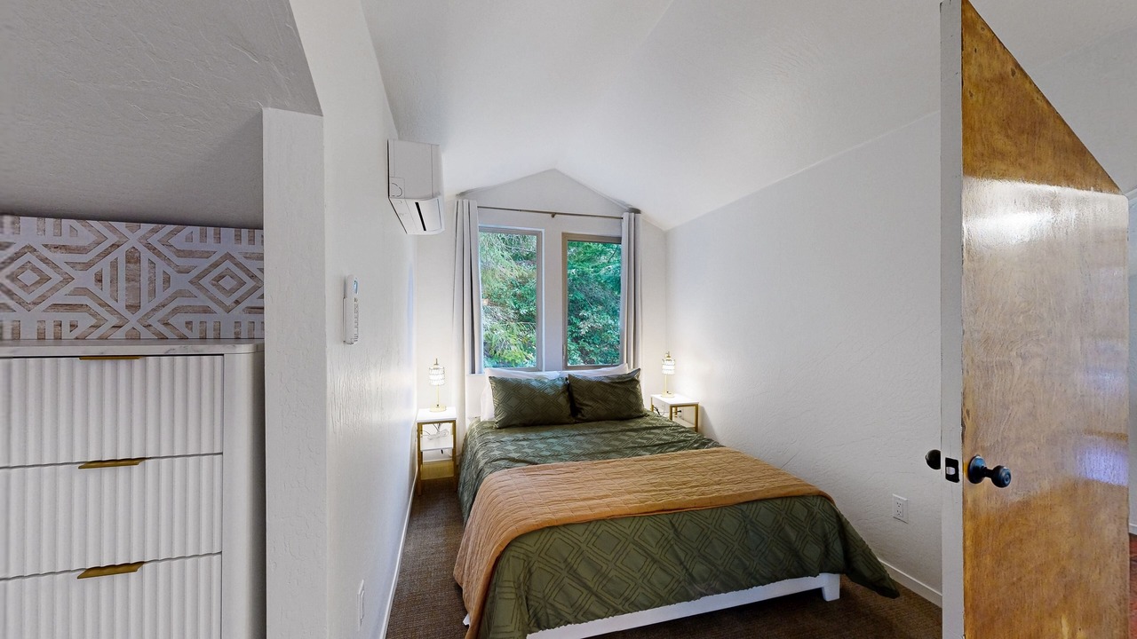 Photo of Bedroom in Jacoby Creek
