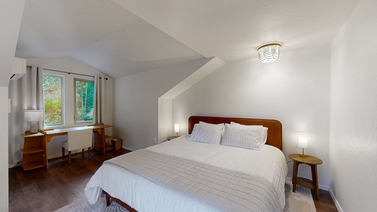 Photo of Bedroom in Jacoby Creek
