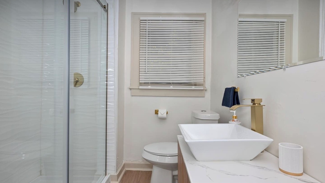 Photo of Bathroom in Lyndhurst