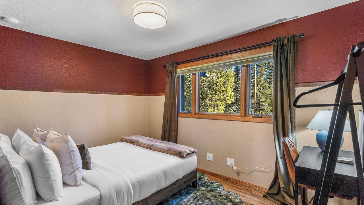 Photo of Bedroom in Blue River