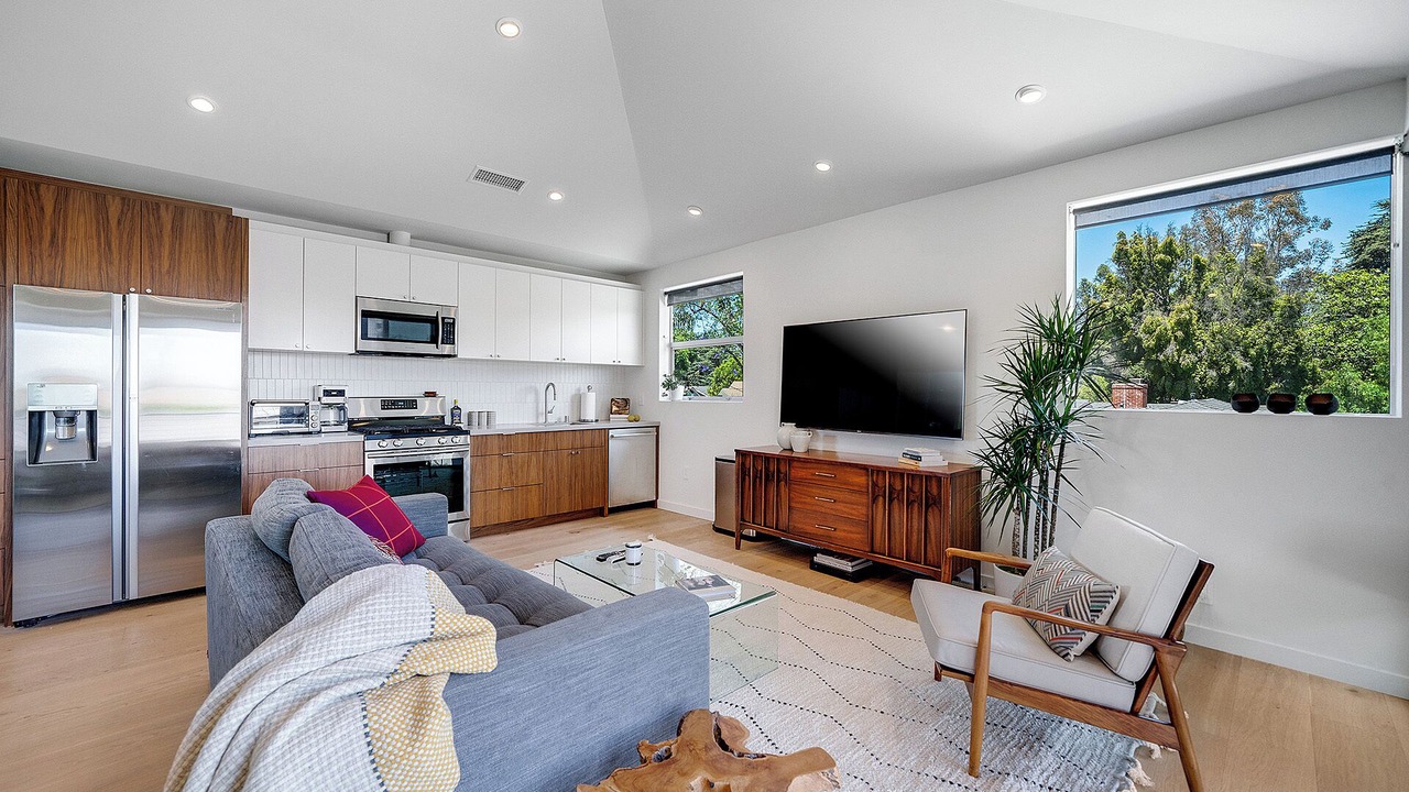 Photo of Livingroom in Valley Village