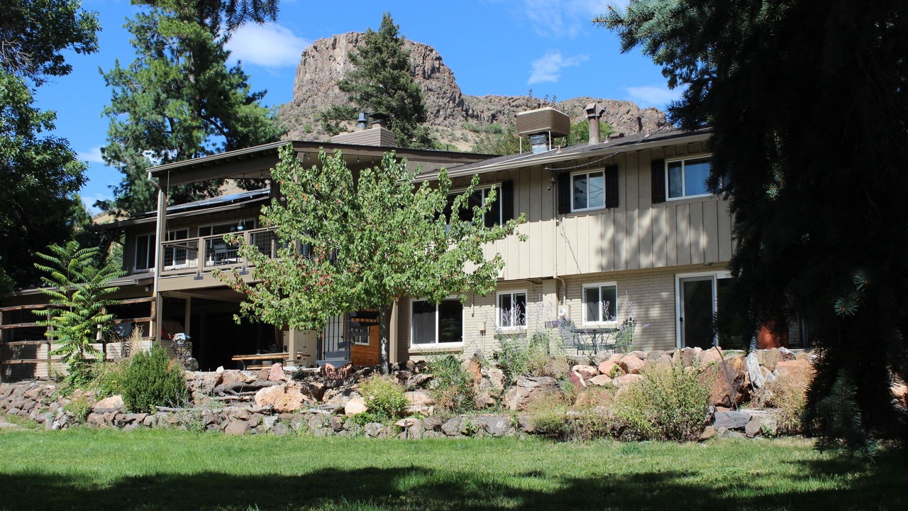 Photo of Outdoor in Golden