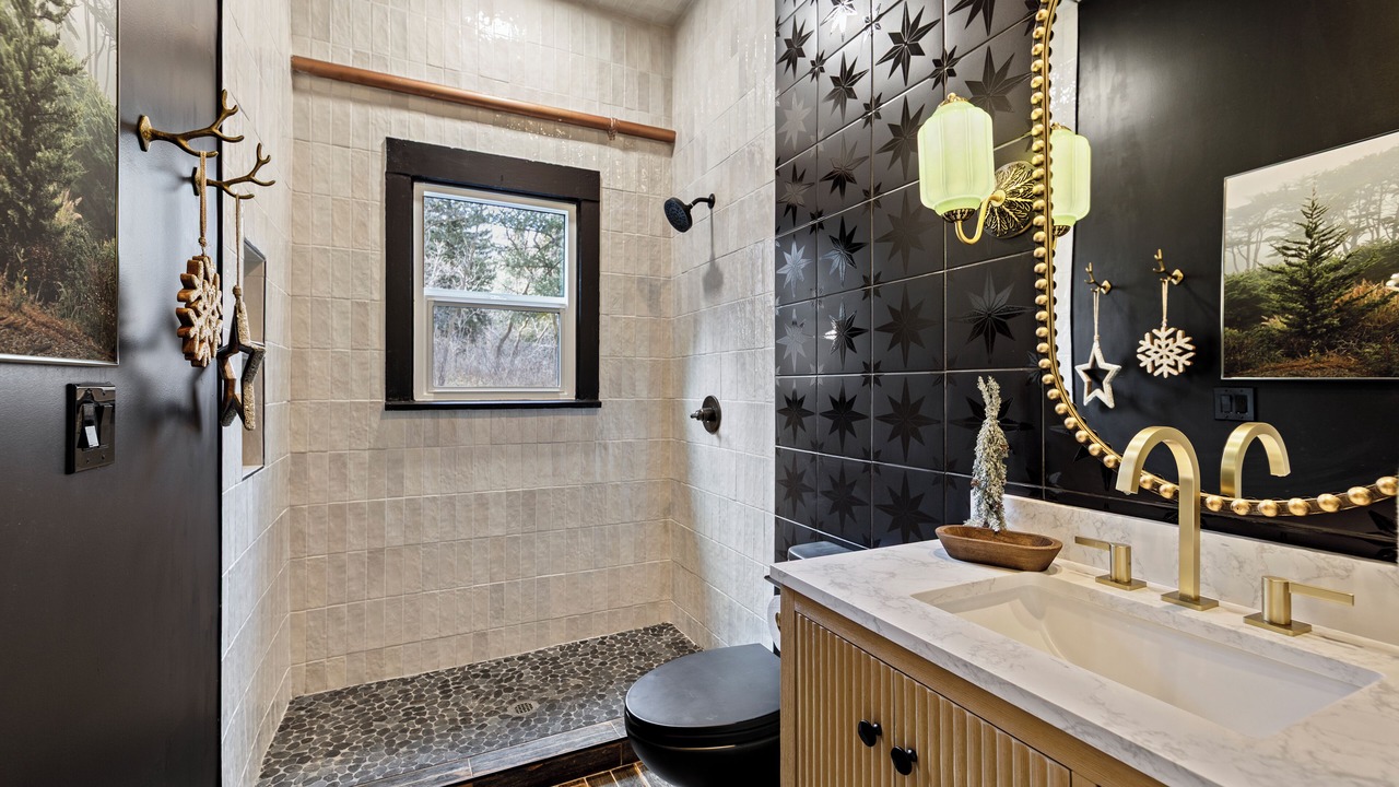 Photo of Bathroom in Skyway