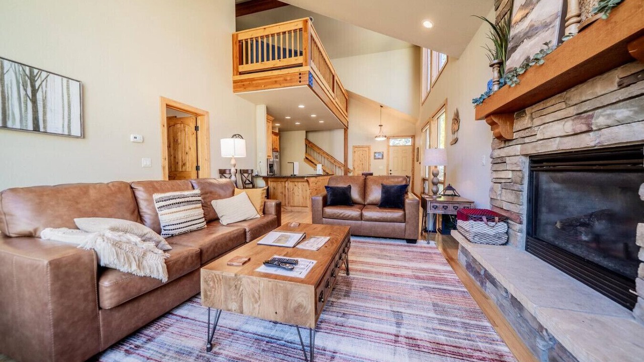 Photo of Livingroom in Estes Park