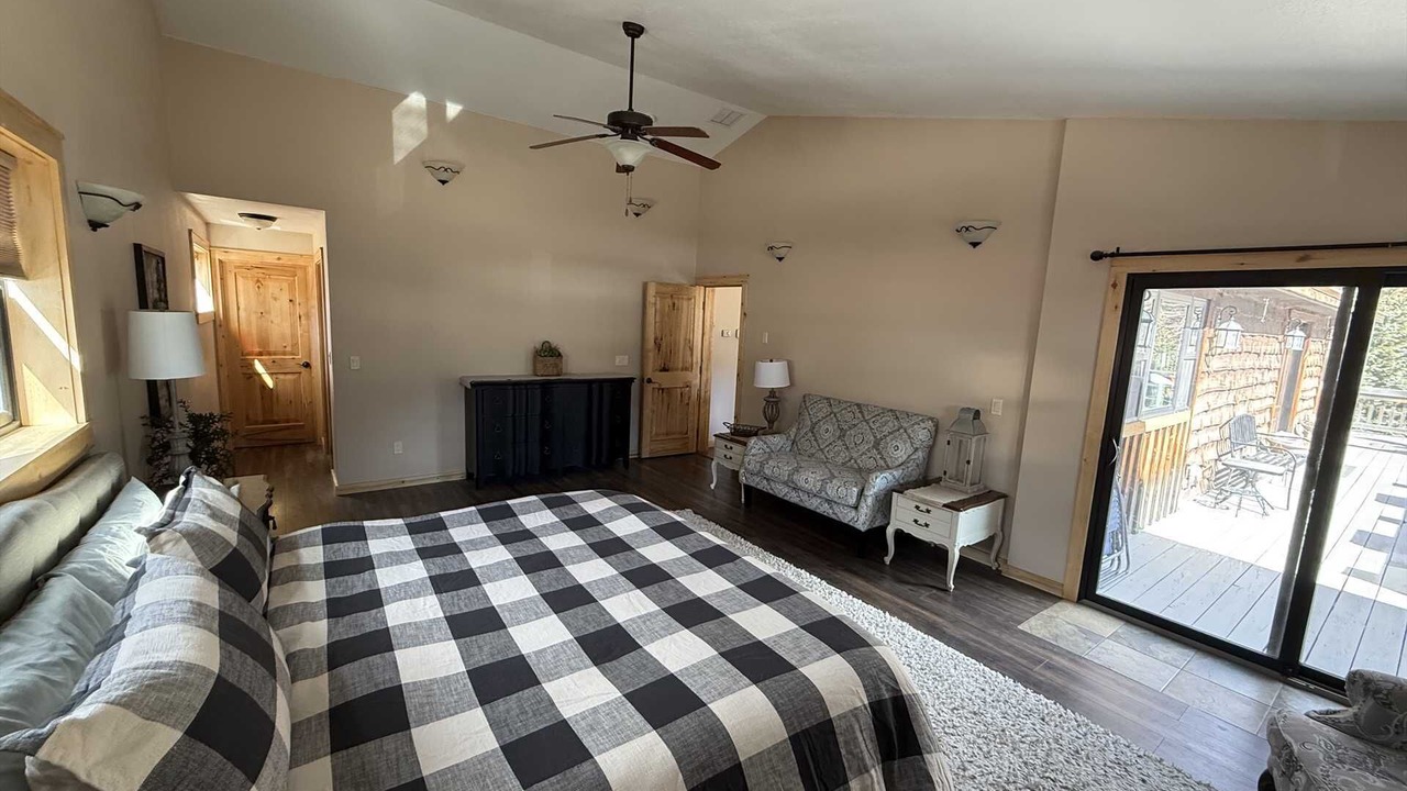 Photo of Bedroom in Lake City