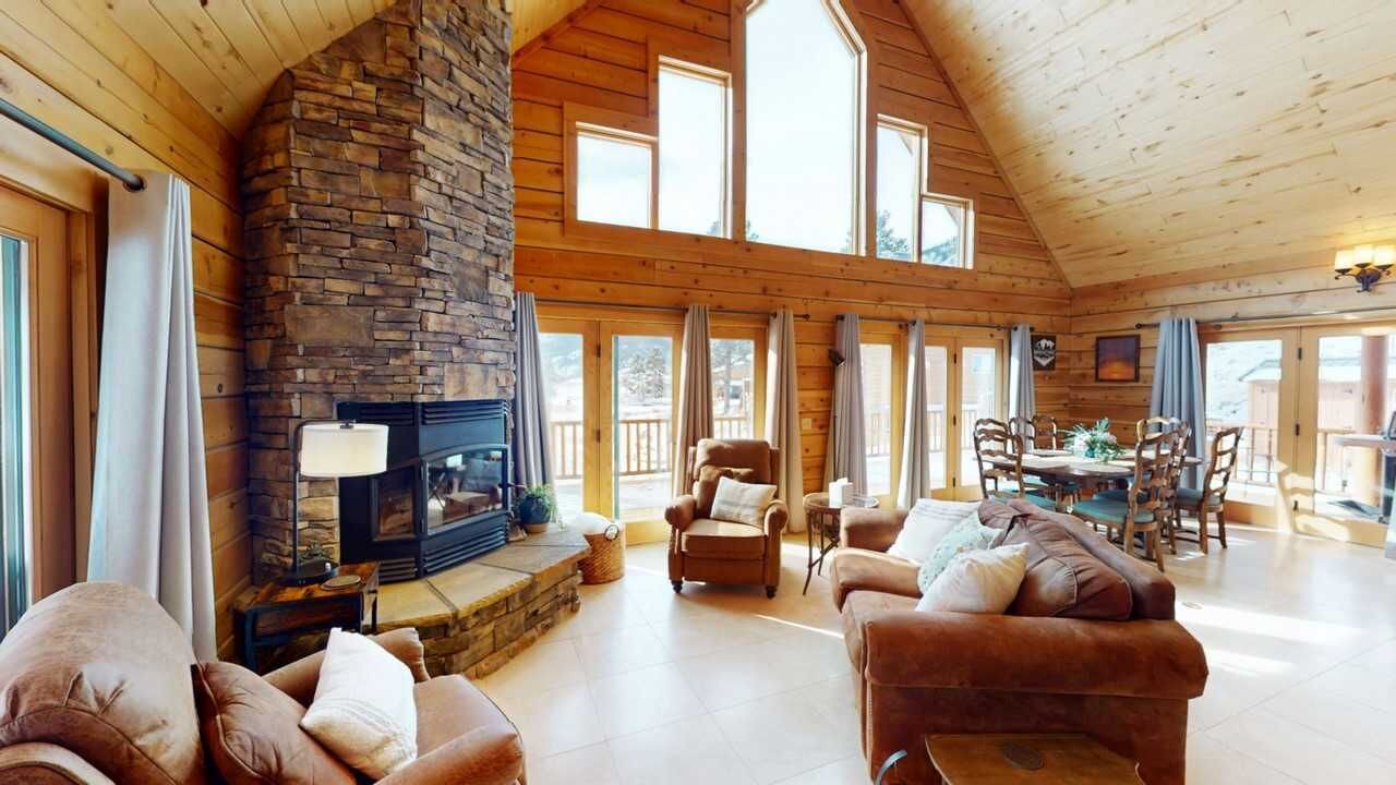 Photo of Livingroom in Lake City
