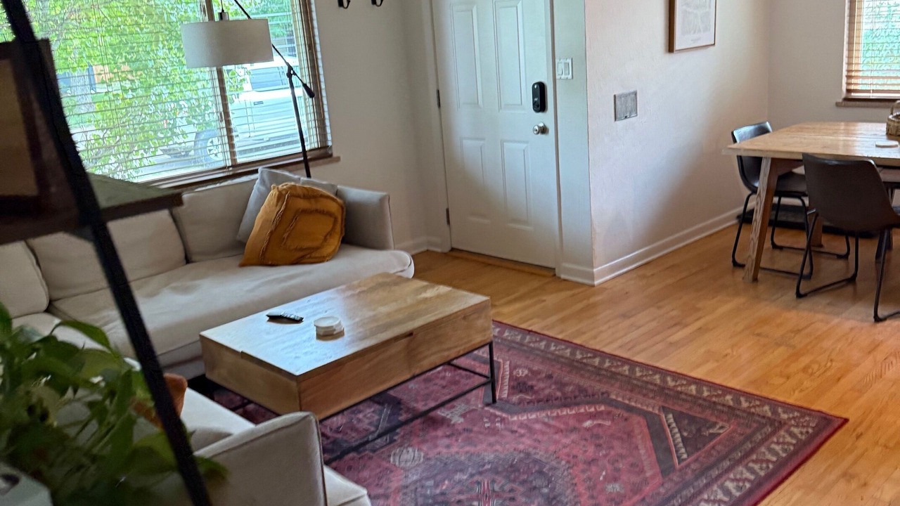 Photo of Livingroom in Englewood