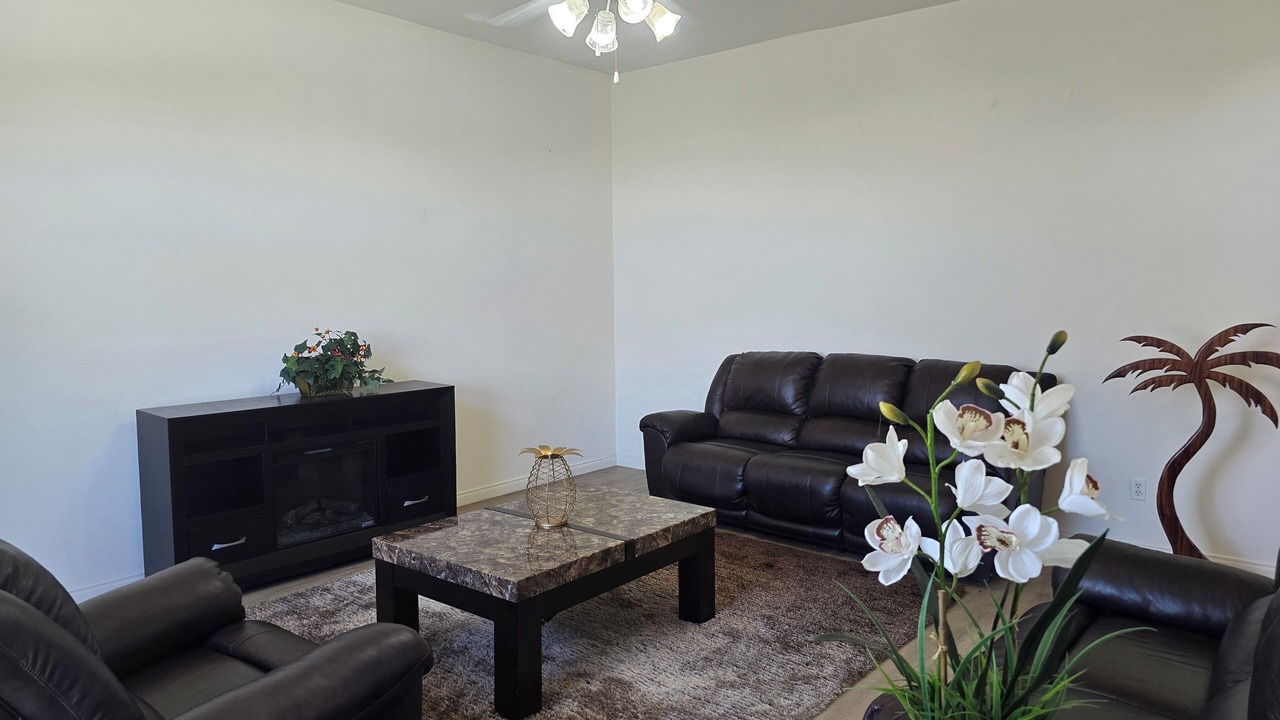 Photo of Livingroom in Pumpkin Center