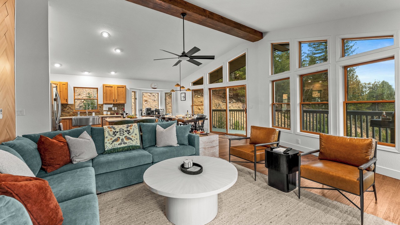Photo of Livingroom in Black Hawk