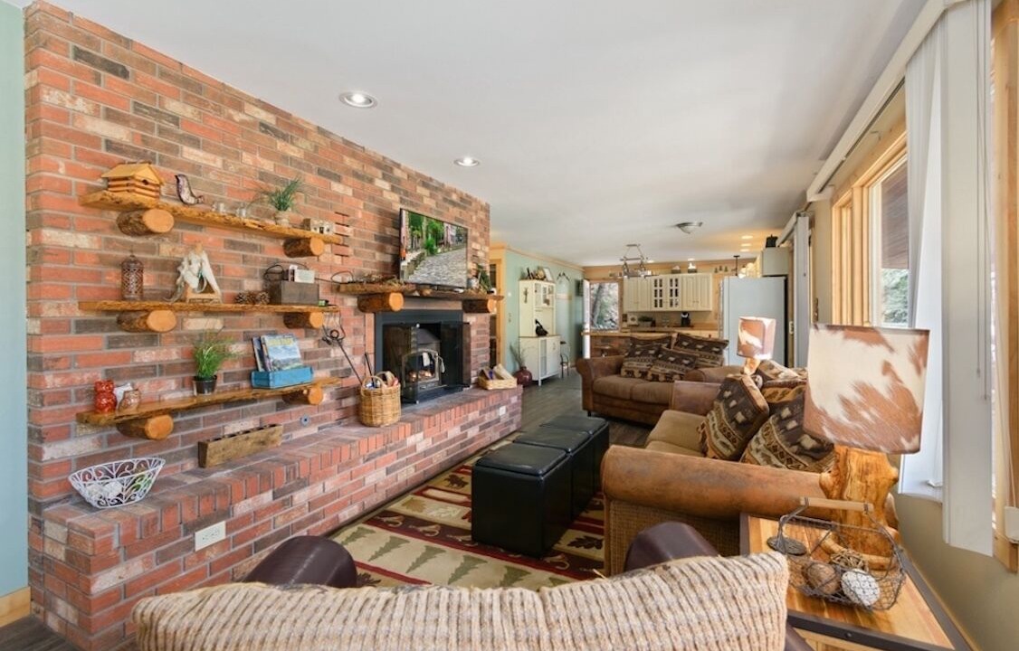 Photo of Livingroom in Drake
