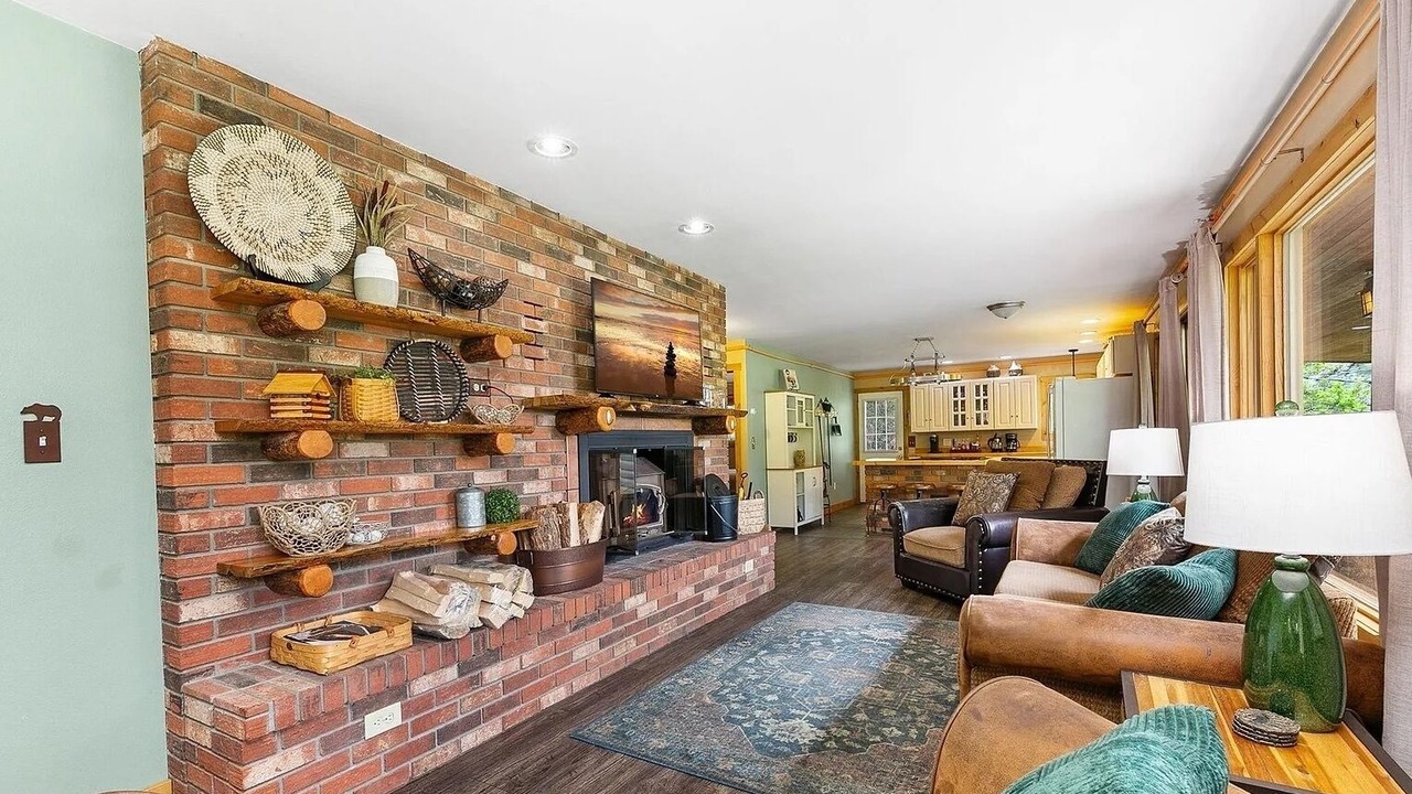 Photo of Livingroom in Drake