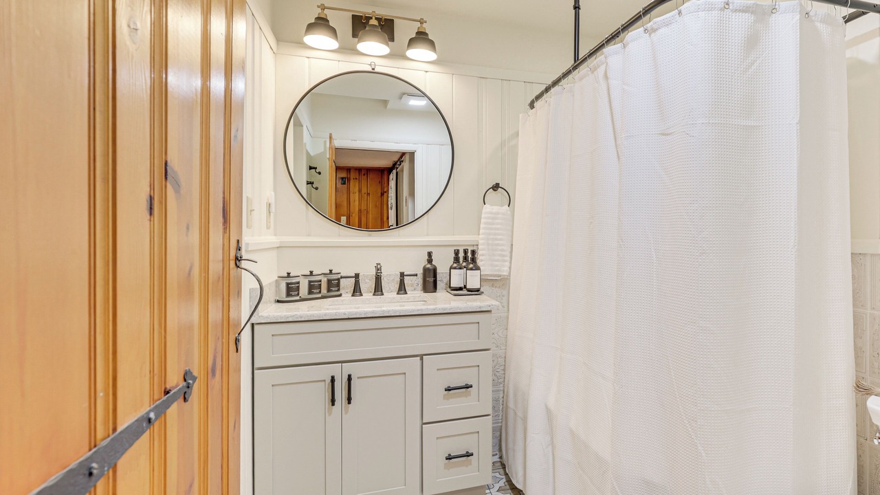 Photo of Bathroom in Cuyahoga Falls