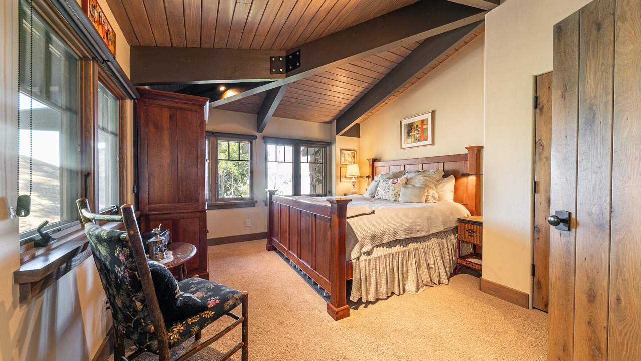 Photo of Bedroom in Tahoma
