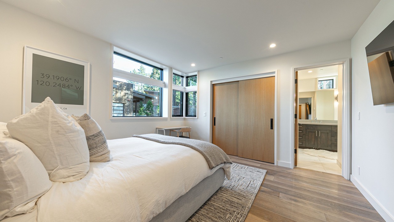 Photo of Bedroom in Tahoma